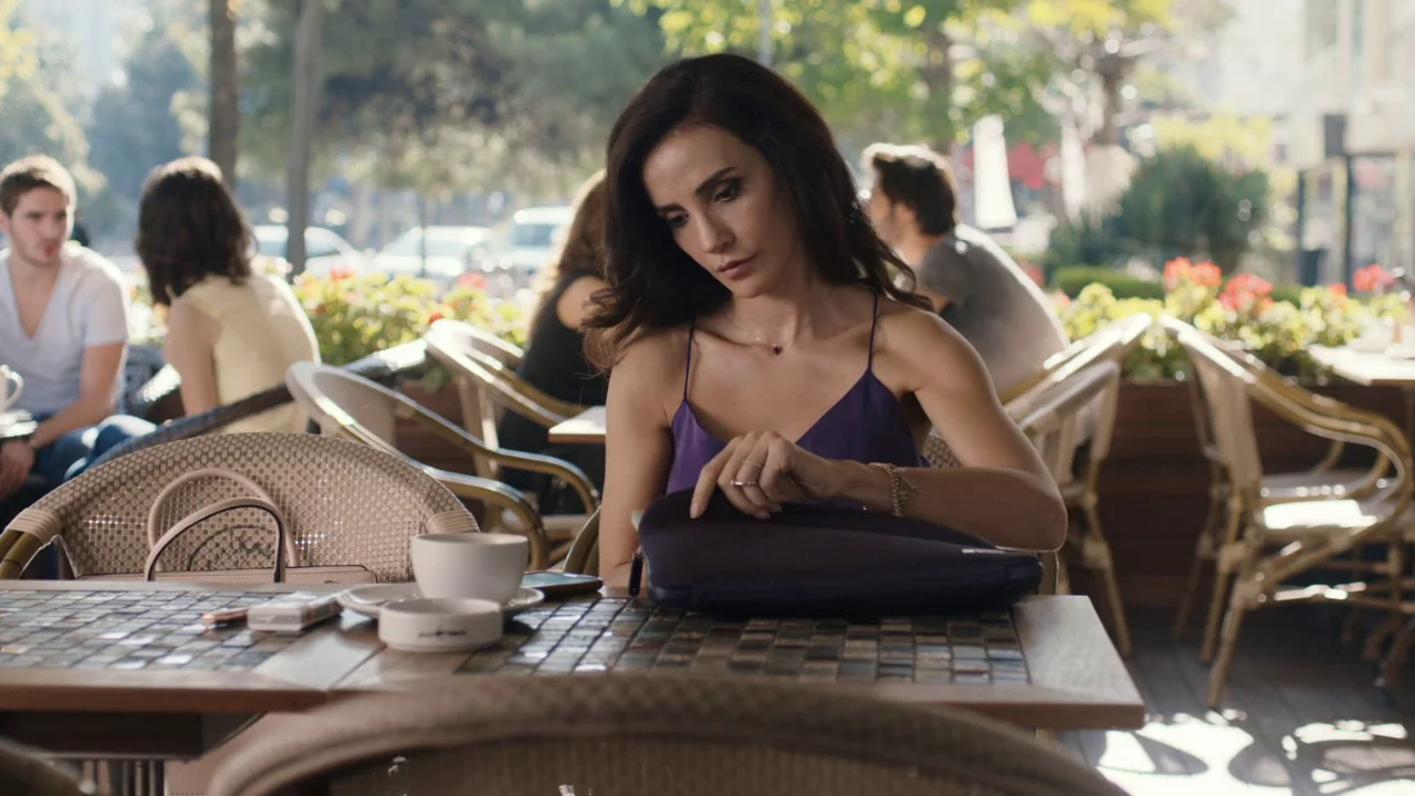 فيلم Rüzgarda Salınan Nilüfer 2016 مترجم